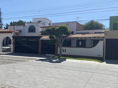 CASA EN VENTA EN JURICA