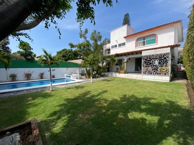 CASA EN VENTA EN LOMAS DE COCOYOC