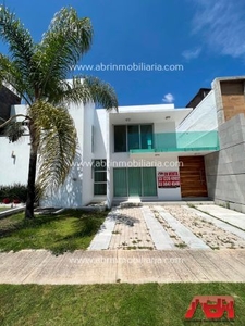 CASA EN VENTA EN PARQUE VIRREYES