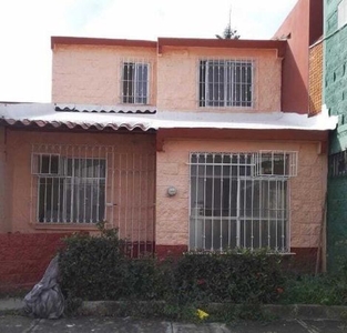 CASA EN VENTA EN PRIVADA DE 4 RECAMARAS,2 EN P.B. FRACC. GEO DEL PUERTO