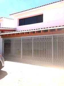 CASA EN VENTA EN QUERÉTARO, FRACCIONAMIENTO JURICA CAMPESTRE EN QUERÉTARO, MÉXICO