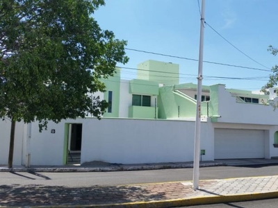 Casa en venta en Villas de Irapuato a precio de remate , libre de gravamen