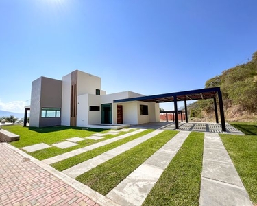 CASA EN VENTA EN VISTA ALEGRE CON VISTA AL LAGO, CHAPALA