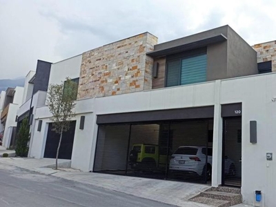 Casa en Venta Equipada con Alberca, Fontana Residencial