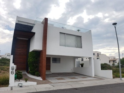 Casa moderna vista panoramica al Campo de Golf $8,976,500 en Zibata QUERETARO