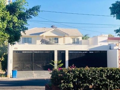 Renta Casa Amplia A Campo De Golf En Villas Irapuato Anuncios Y Precios -  Waa2