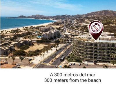 Condominio con terraza de 24 m2, 300 metros de la playa, alberca con vista al ma