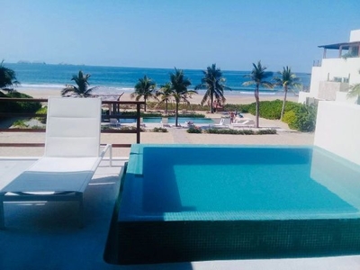 ¡Villa en venta en Ixtapa, Marea Beach Front!
