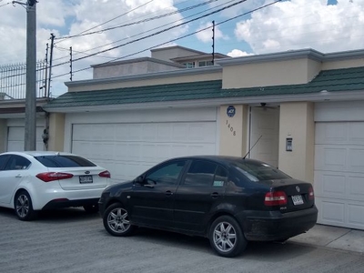 Hermosa casa a la venta en Metepec con amplio Jardín