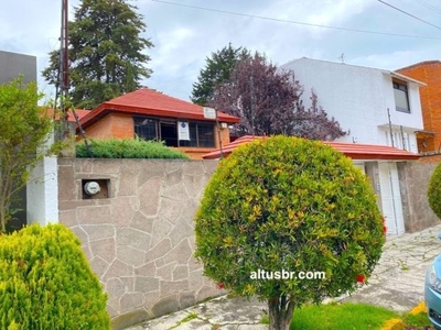 Hermosa Casa en Club de Golf San Carlos Metepec