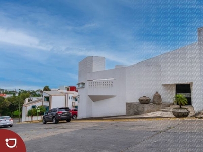 Casa en venta en Xalapa, Las Ánimas; con alberca y extraordinario diseño