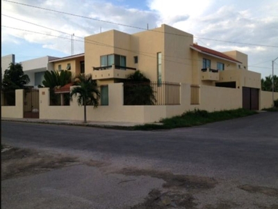 Hermosa residencia en esquina en venta en Montes de Ame, Mérida, Yucatán