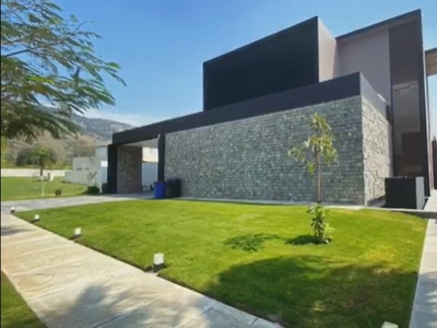 Imponente Residencia en venta en Rinconada Santa Anita Tlajomulco