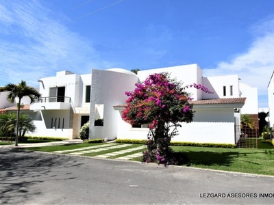 Oportunidad, se vende preciosa residencia campestre