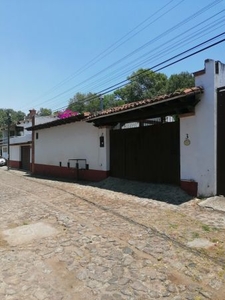 Preciosa Casa en el Centro de Valle de Bravo, Méx.