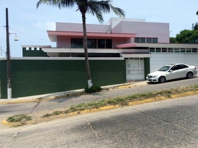 Residencia en Venta Colonia Petrolera