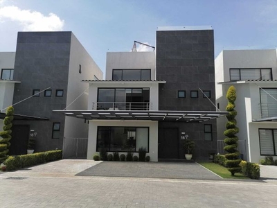 Se vende casa en exclusivo condominio en Metepec, Toluca.