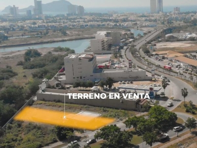 Terreno comercial en venta en Avenida Paseo Atlántico