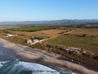 TERRENO EN PLATAFORMA A PIE DE PLAYA