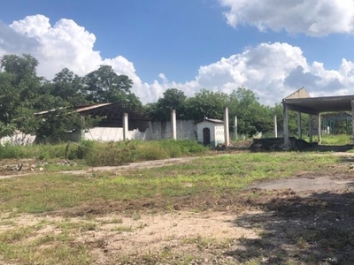 Terreno en venta ideal para industria, bodegas o comercio, sobre carretera.