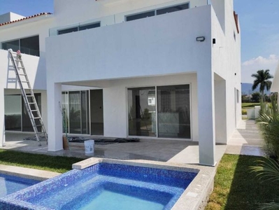 Venta De Amplísima Casa En Fraccionamiento Paraíso Country Club