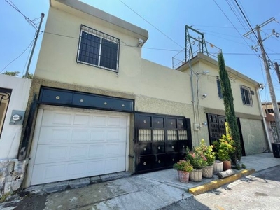 VL VENTA DE CASA AMPLISIMA EN GUADALUPE