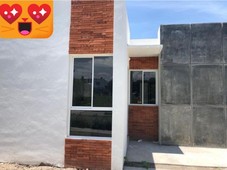 doomos. casa economica en venta en fracc. la floresta villa de alvarez colima