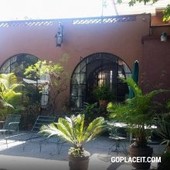 Venta de Casa - Excelente inversión en el centro de Cuernavaca - 6 habitaciones - 4 baños - 320 m2