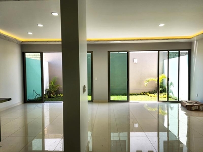 Hermosa casa con acabados de lujo en venta en Solares Residencial Zapopan