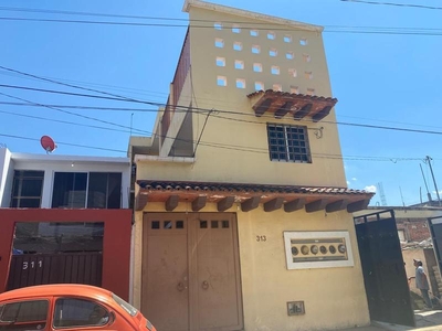 Propiedad con 5 departamentos en venta en Reforma Agraria Santa Cruz Xoxocotlan