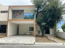 Casa en venta patio amplio el uro2 carretera nacional Monterrey