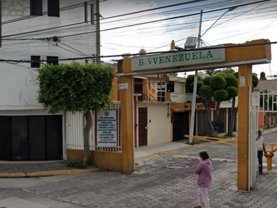 Casa en Fracc. Bosques de Aragón, Nexahualcóyotl, Edo Méx. **Remate Bancario**.