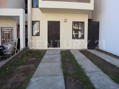 Casa en renta en Fracc Madeira, Cuesta Blanca