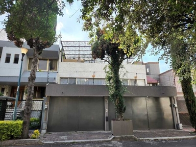 CASA EN VENTA EN JARDINES DE COYOACAN