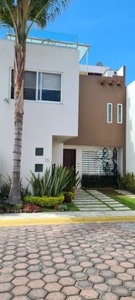 Casa en VENTA Fracc. Res. ÁNGELES, cerca de Las Torres, Blvd. Atlixco $2'800,000