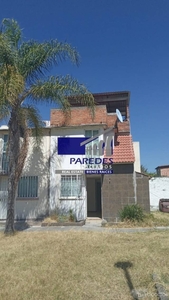Doomos. C121 Casa en venta 2 recamaras coto privado Arko San Antonio Morelia