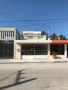 Doomos. excelente opción, cerca del Malecón de Progreso- casa en venta-