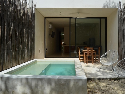 Doomos. Nuevo Depa de 1 rec con piscina y patio privado en Tulum