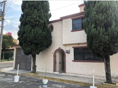 Oportunidad casa sola en Toluca