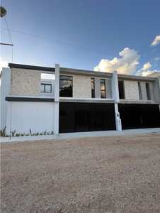 ÚLTIMOS TOWN HOUSES EN VENTA UBICADO EN XCUMPICH