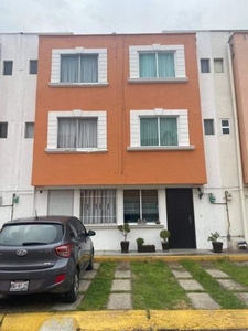 Vendo casa en Jardines del Alba