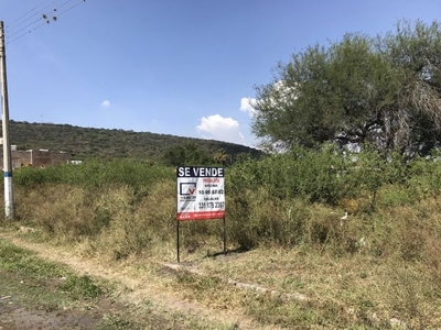 VENTA DE TERRENO EN HACIENDA DEL LAGO , IXTLAHUACAN , JAL.