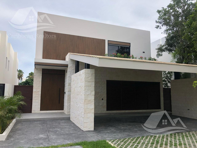 Casa En Renta En Lagos Del Sol Cancun Frente Al Lago B-alrz6899