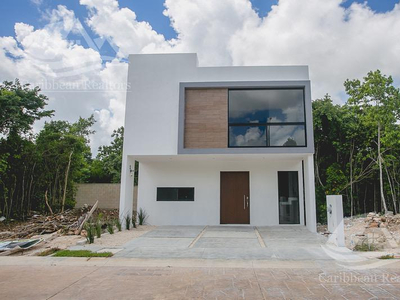 Casa En Venta Arbolada Cancún / Codigo: N-mws4048