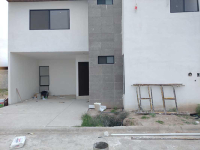 Casa En Venta En Fraccionamiento Villas De Las Perlas Torreón, Coahuila