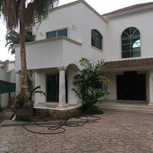 Hermosa Residencia Zona Norte