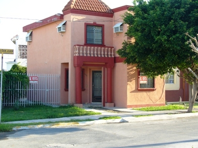 Renta hermosa casa en Misión de Casa Blanca 1er sector San Nicolas de los Garza