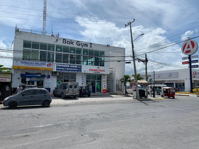 Venta De Plaza Comercial En Esquina De 2 Avenidas Relevantes En Cancún