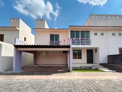 Casa En Venta En Cacalomacan