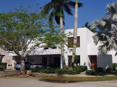 Casa En Venta En Mérida, Privada Yucatán Country Club, Xpokin, Lista.
